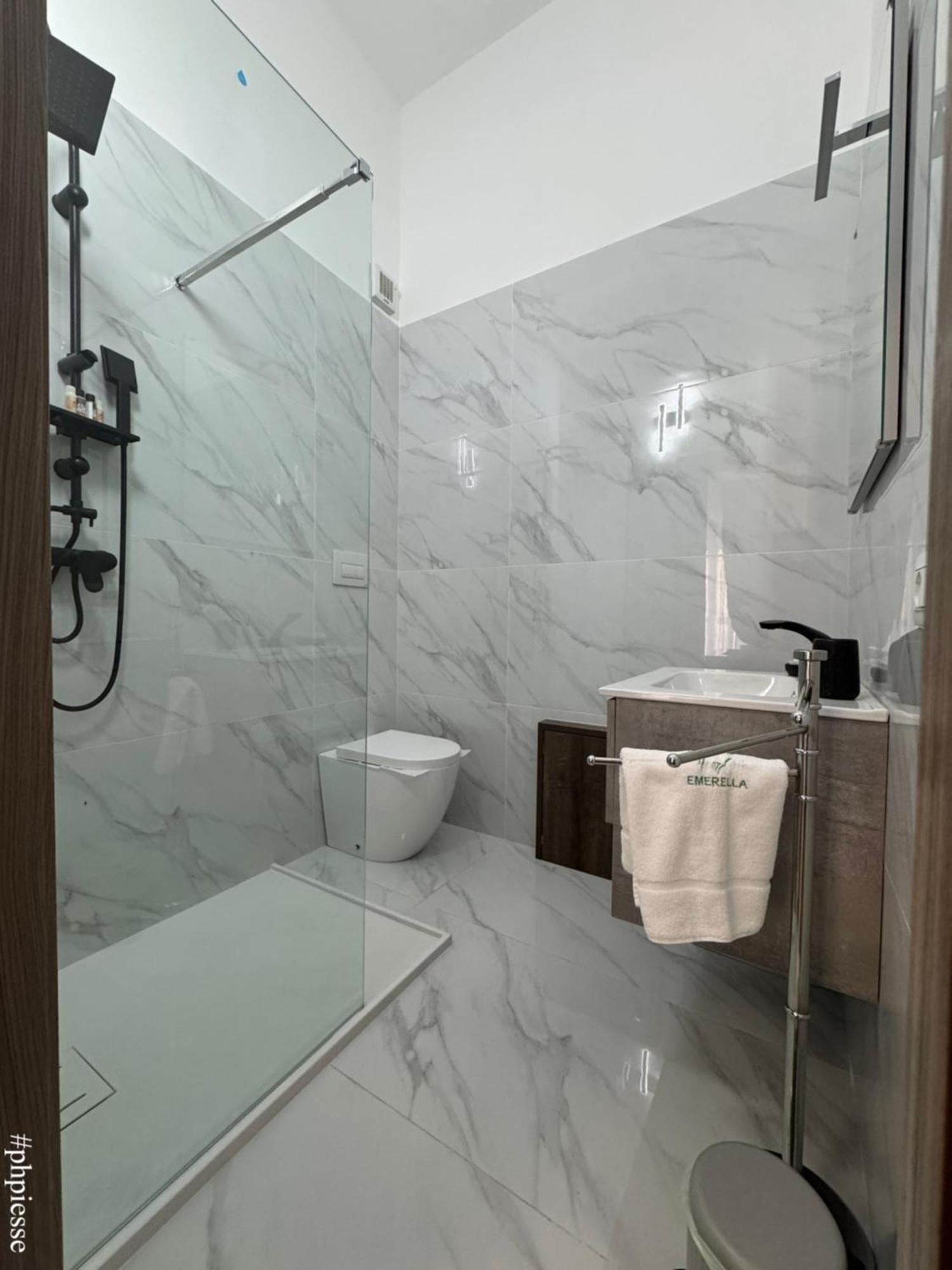 Emerella Luxury Suites-Siderno Lungomare Zewnętrze zdjęcie